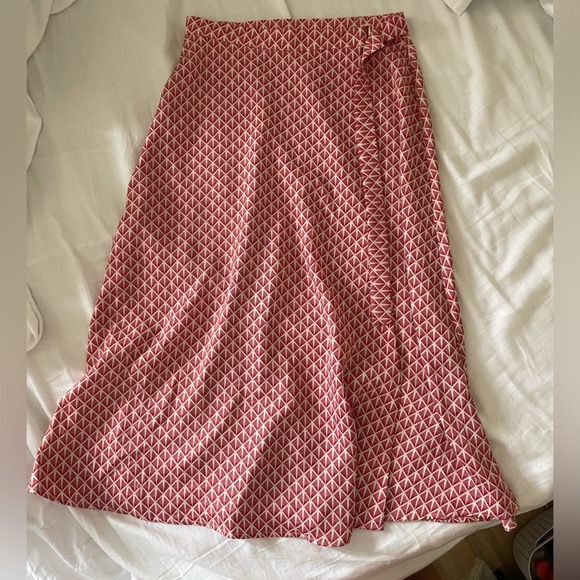 SUPERSOFT SATIN MIDI WRAP SKIRT ! - Picture 2 of 3